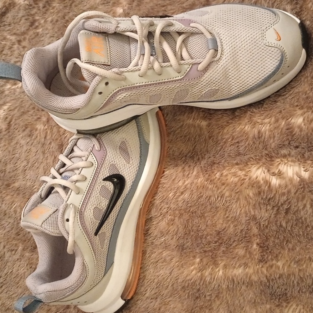Nike Women's Sneakers - White, Gray, and Blue